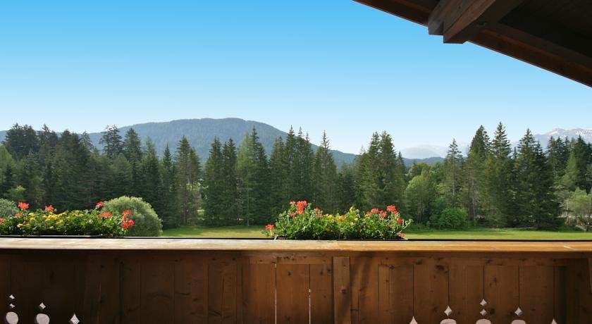 Komfort Apartments Zufriedenheit — 4-Star Luxury Hotel in Leutasch, Austria