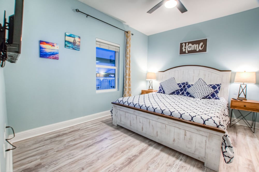 Laketown Wharf Resort by Aneliya's Rentals - photo 210