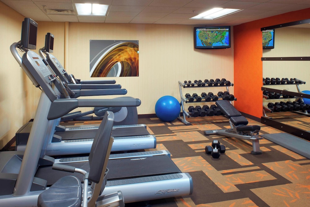 Courtyard by Marriott Rockford - photo 20