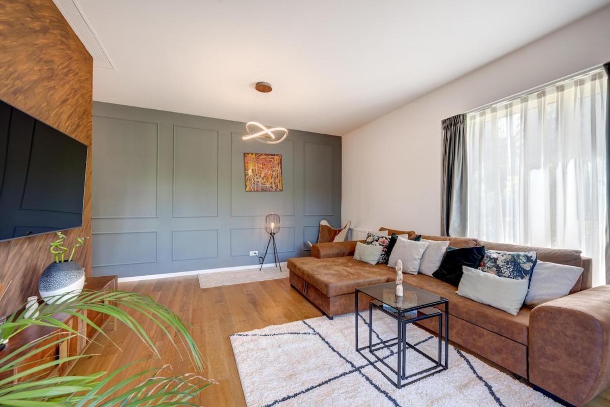 Stylish New Building Herastrau - last minute hotel in Bucharest
