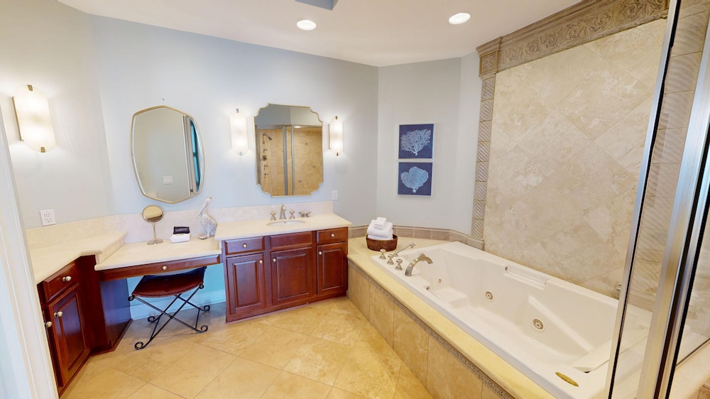 Silver Beach Towers 1905E is a Gulf Front 3 BR Penthouse Free Beach Service by RedAwning - photo 29
