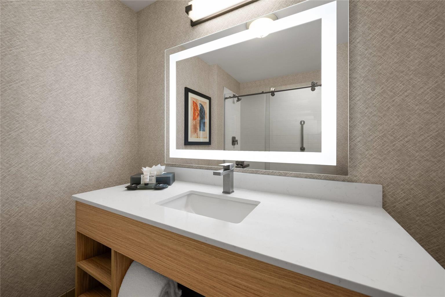 La Quinta Inn & Suites by Wyndham Paso Robles - photo 15