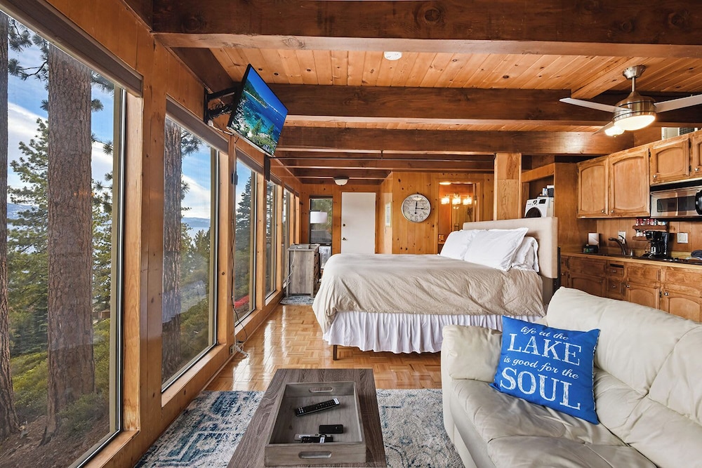 Stunning Views at Stargazer Lakefront Studio in Incline Village, United States