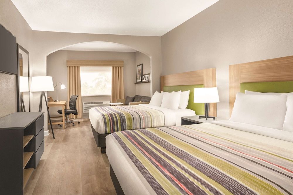Baymont Inn and Suites by Wyndham The Woodlands - photo 6