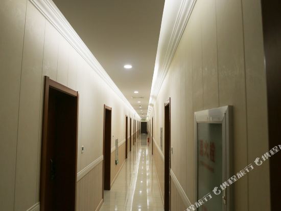 Wenlong Kuaijie Hotel — hotel in Duolun