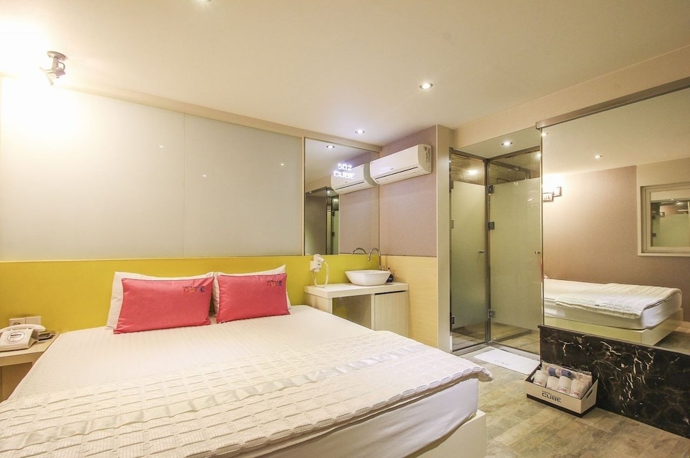 Cube Hotel - carbon neutral hotel in Busan