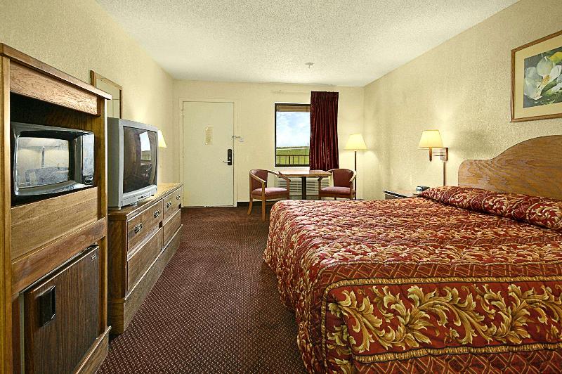 Super 8 by Wyndham Rayville - photo 10