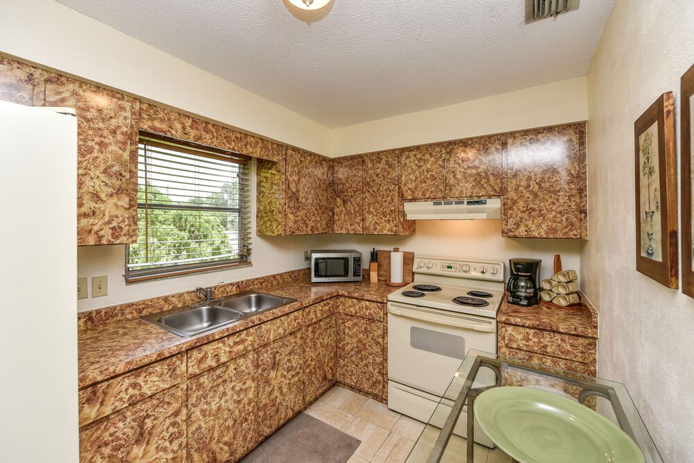 Banana Cabana and Cottage - photo 11