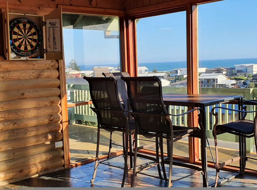 Hero Views At Middleton Wifi Beach — Middleton — photo 5