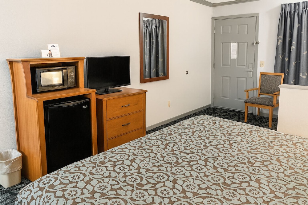 Days Inn by Wyndham Manning - photo 11