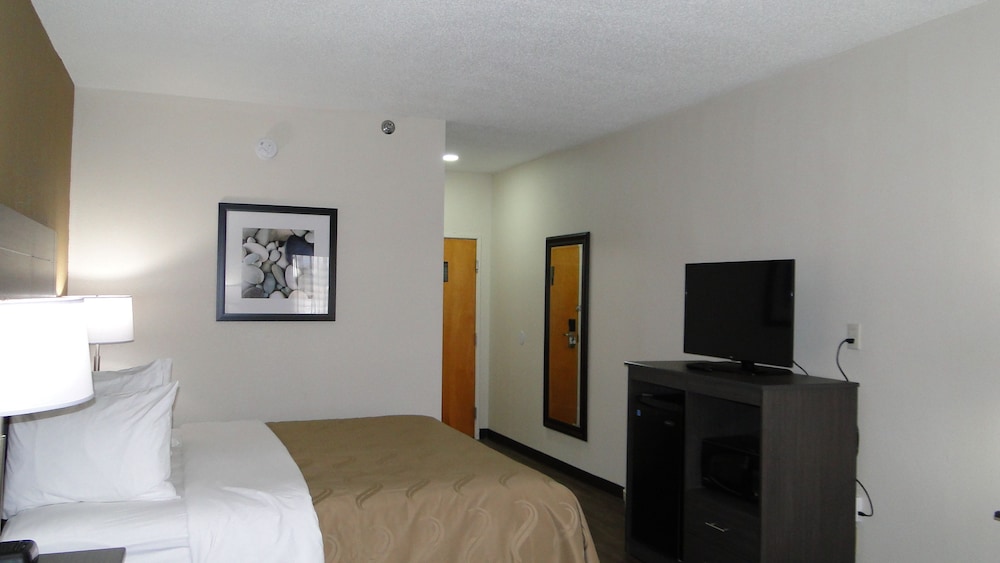 Quality Inn Clinton Knoxville North - photo 8
