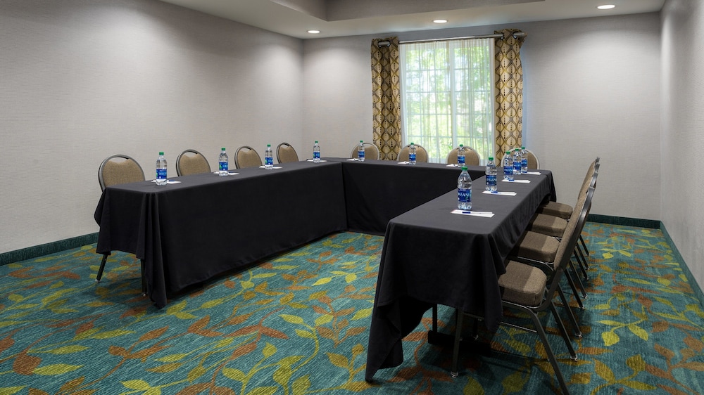 Candlewood Suites Grove City Outlet Center by IHG - photo 23