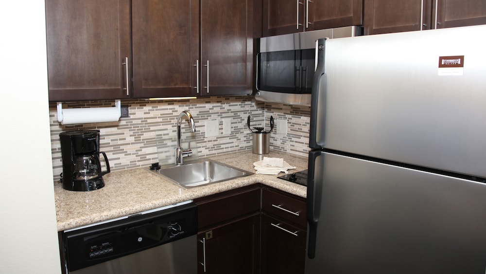 Staybridge Suites Lincoln Northeast by IHG - photo 10