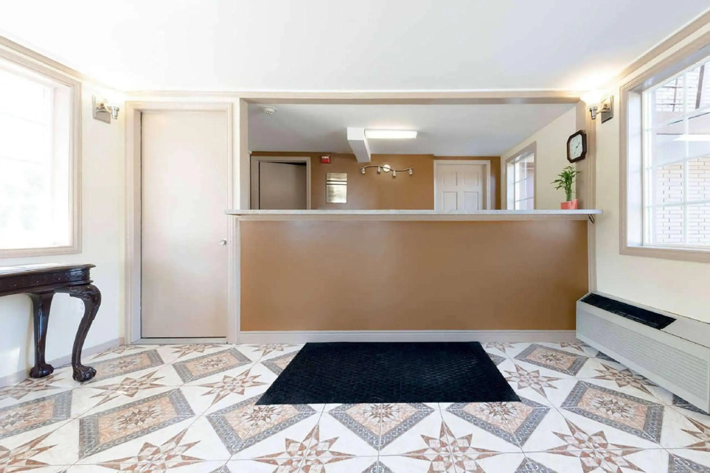 Super 8 by Wyndham Greensburg Latrobe - photo 12