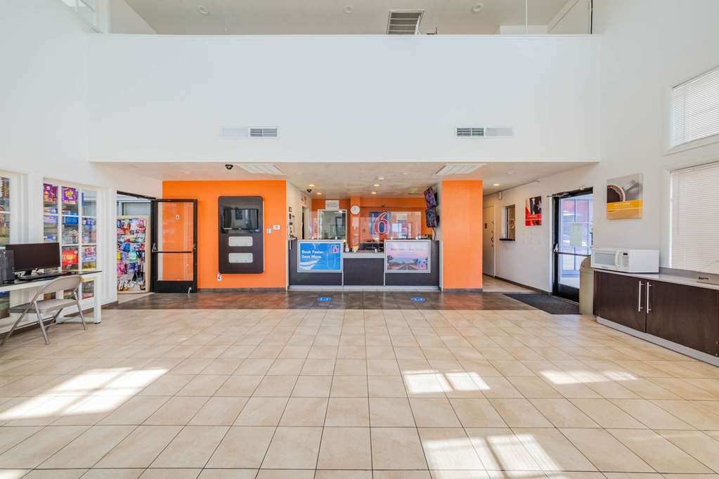 Motel 6 Hemet - photo 18