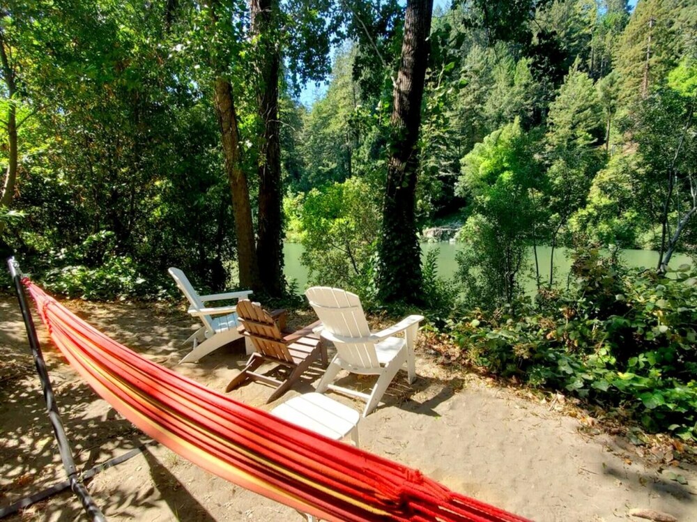 Reflections Seasonal Dock & Kayaks Hot Tub Fire Table BBQ HUGE yard Horseshoes Dog Friendly - photo 12