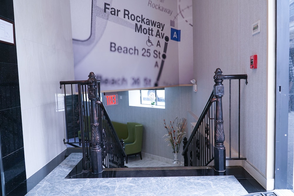 Hotel Mint JFK Airport - photo 19
