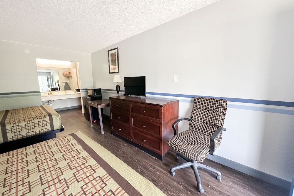 Executive Inn Ridgeway I 77 - photo 22
