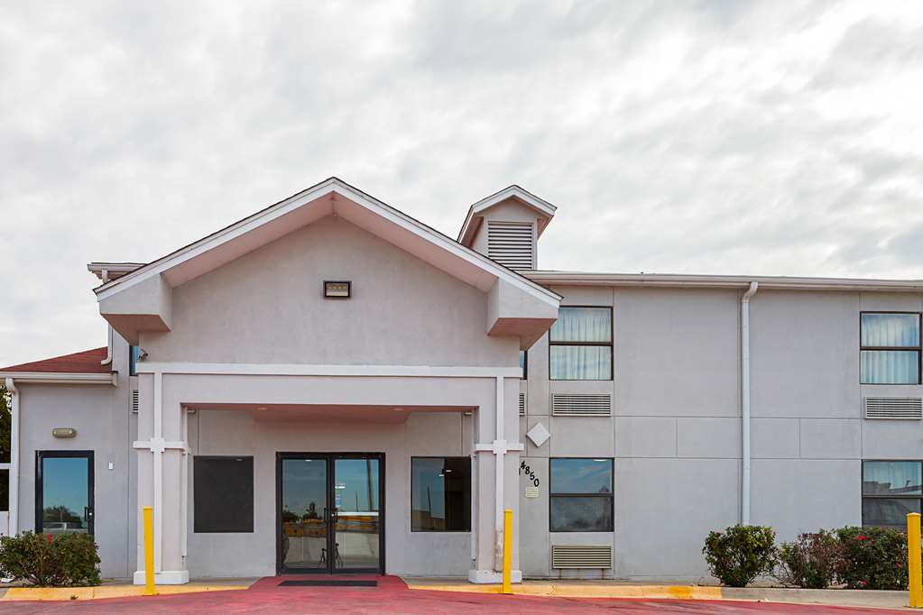 Studio 6 Fort Worth TX Meacham - photo 3