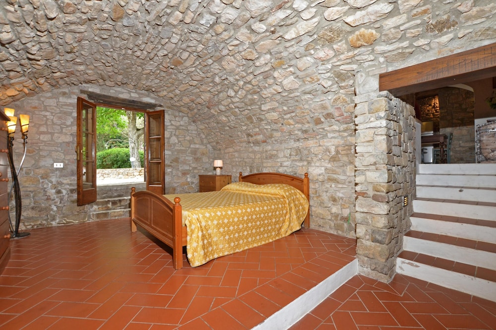 Molino del Ponte — 4-Star Luxury Hotel in Radda In Chianti, Italy