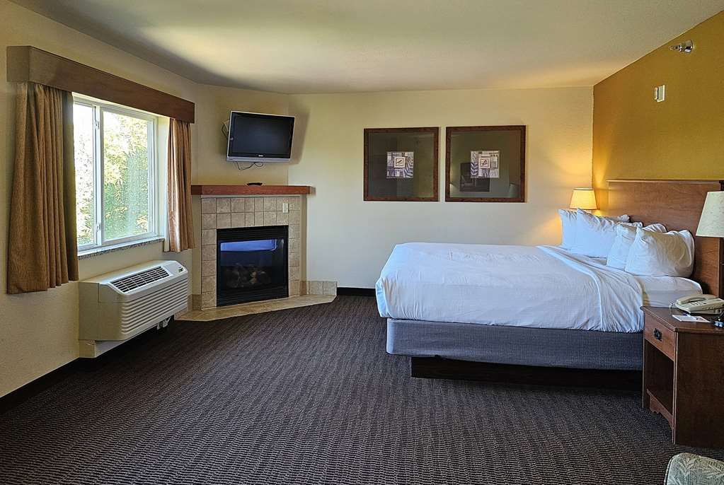 AmericInn by Wyndham Fort Pierre Conference Center - photo 15