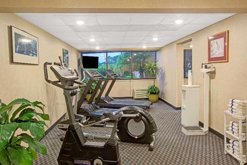 Ramada Plaza Charlotte Airport Hotel and Conference Center - photo 31