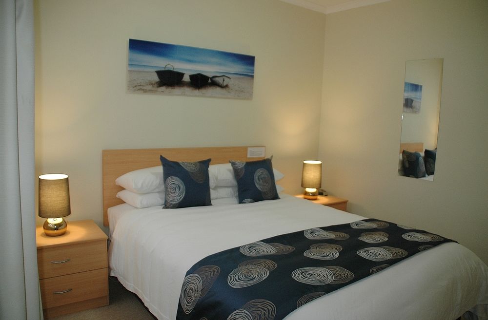 Beachside Apartment Hotel — Rockingham — photo 2