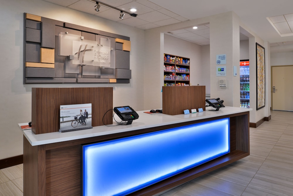 Holiday Inn Express & Suites Cincinnati Mason by IHG - photo 43
