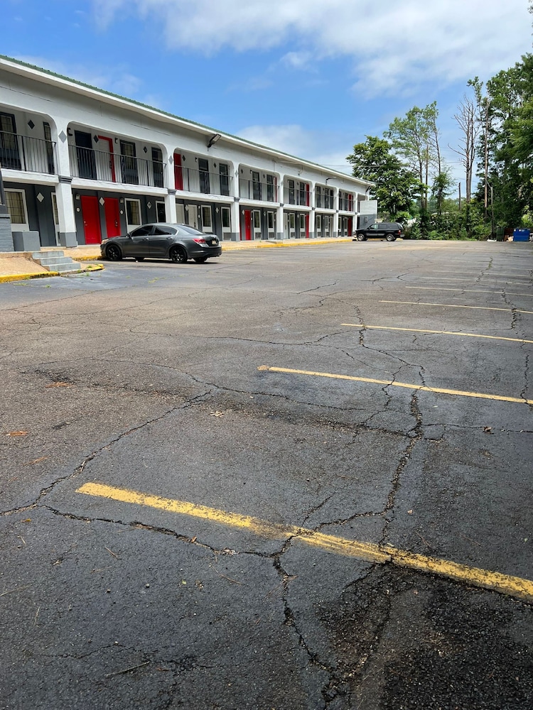 OYO Hotel Jackson South I 55 - photo 21