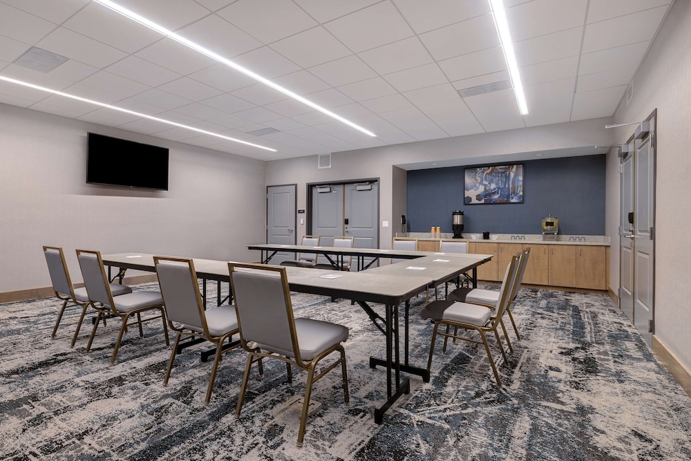 Homewood Suites by Hilton Oak Creek Milwaukee - photo 39