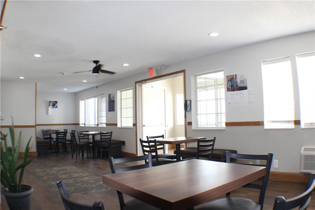 Super 8 by Wyndham Gardner - photo 3