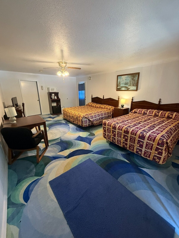 Little Shamrock Motel - photo 18