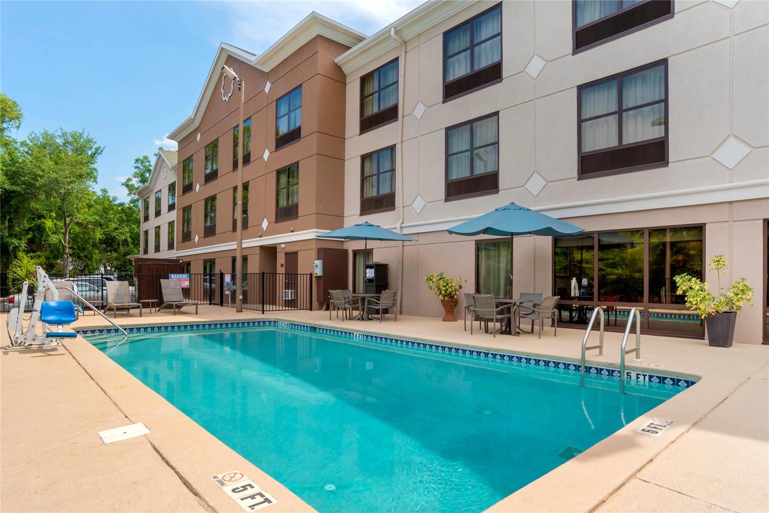 Comfort Suites Tallahassee Capitol University Area - photo 30
