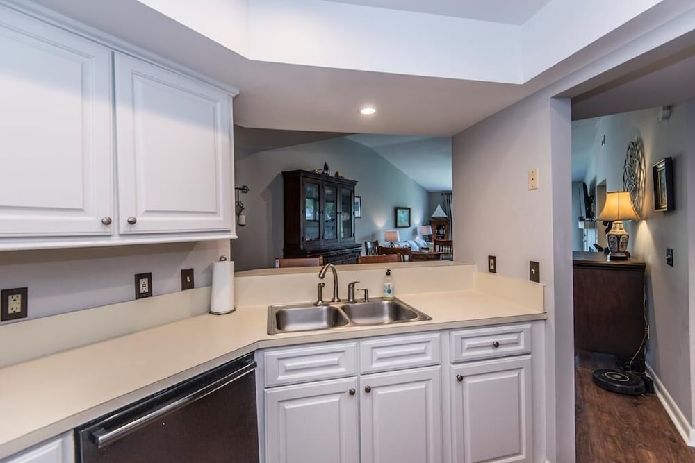 406 Yacht Harbor Court - photo 11