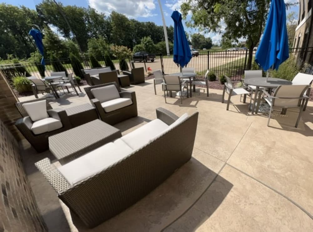 Holiday Inn Express & Suites Wadsworth by IHG - photo 41