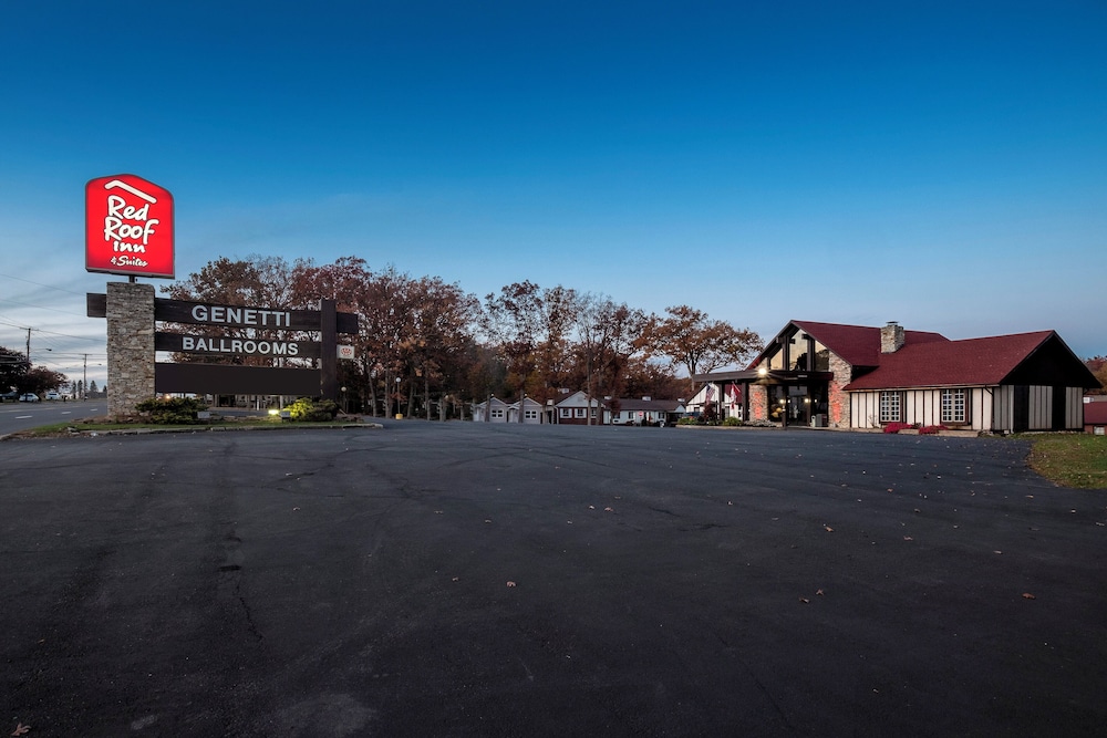 Red Roof Inn & Suites Hazleton - photo 49