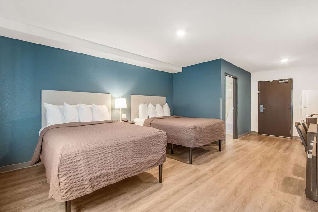 WoodSpring Suites Doral Miami Airport - photo 24