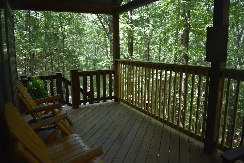 Bear Creek Lodge Cabin Resort - photo 129