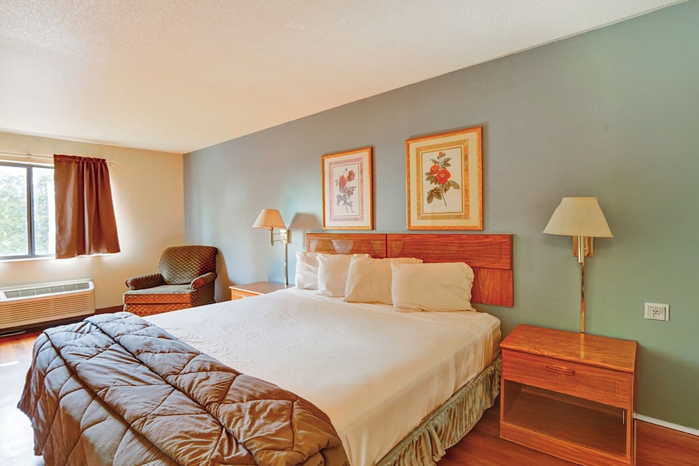 Capital O Amerihost Inn and Suites Fulton Hwy 54 MO - photo 8