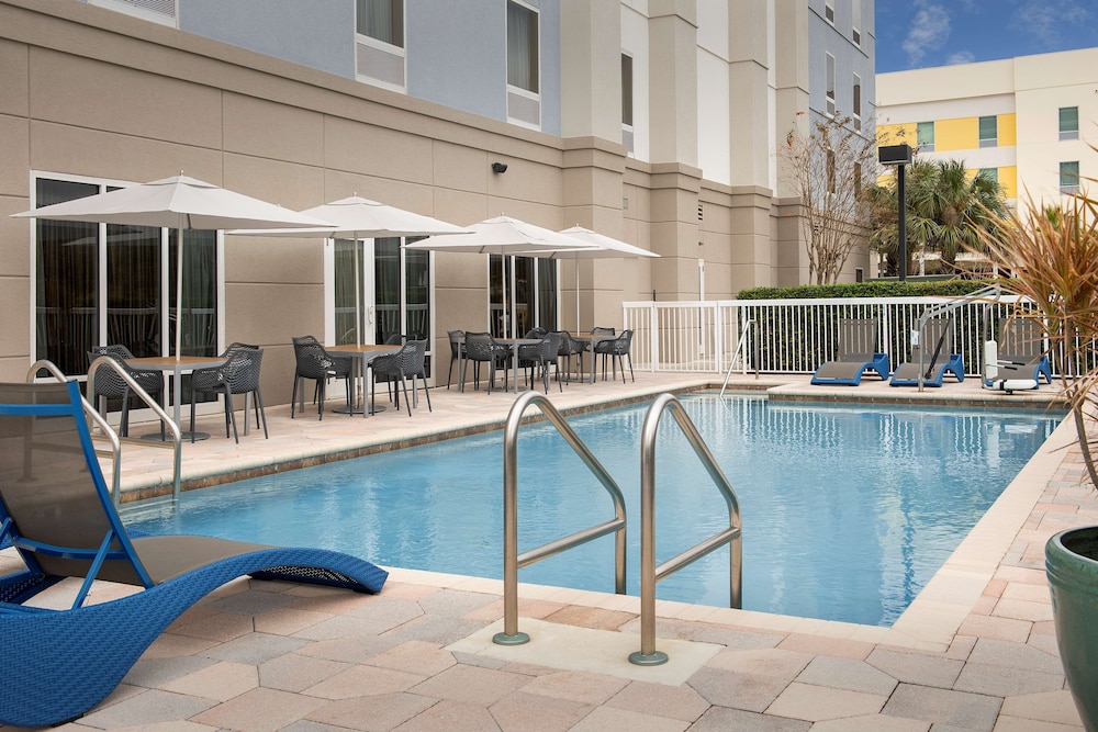 Hampton Inn & Suites Lakeland South Polk Parkway - photo 27