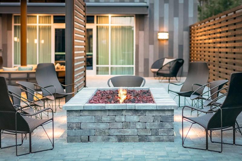 Courtyard by Marriott Savannah Airport - photo 12