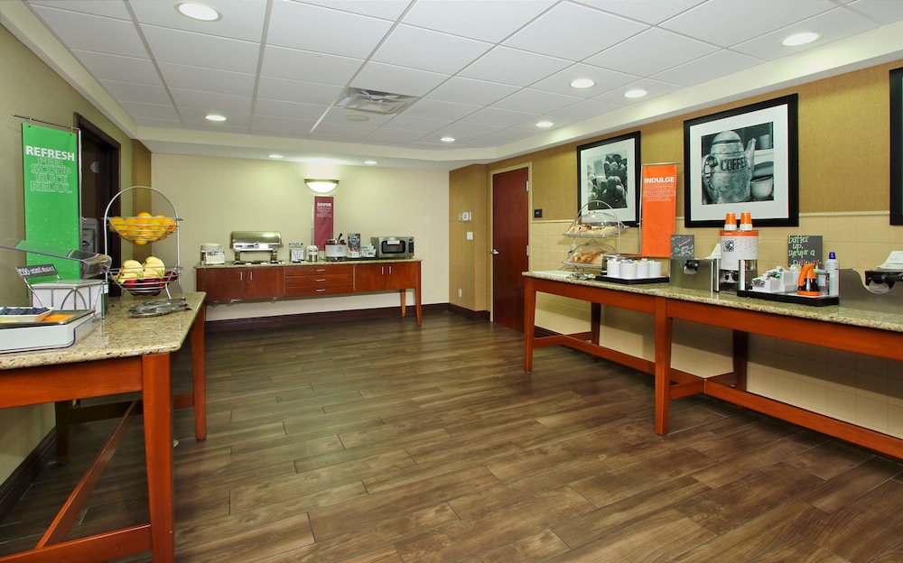 Hampton Inn & Suites Madisonville - photo 32