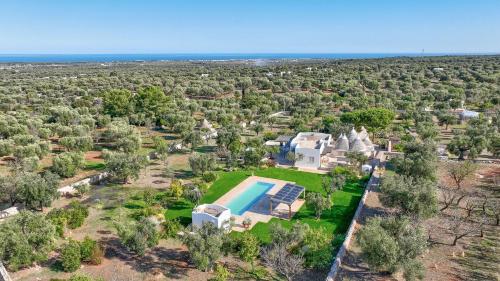 Villa Del Capitolo Con Trullo By Raro Villas — 4-Star Luxury Hotel in Carovigno, Italy