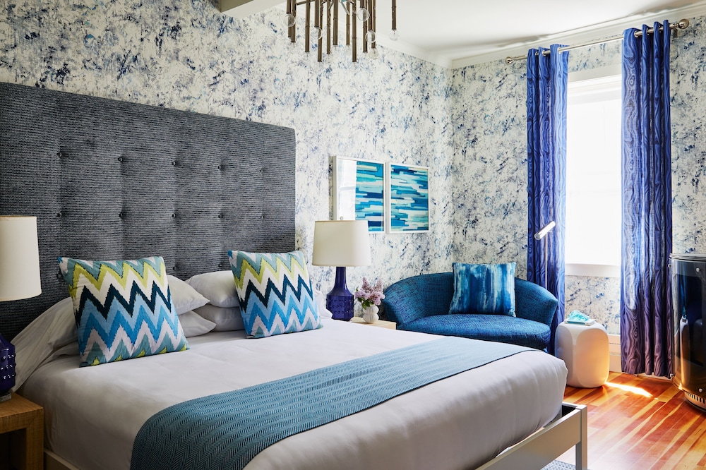 The Attwater in Newport, United States