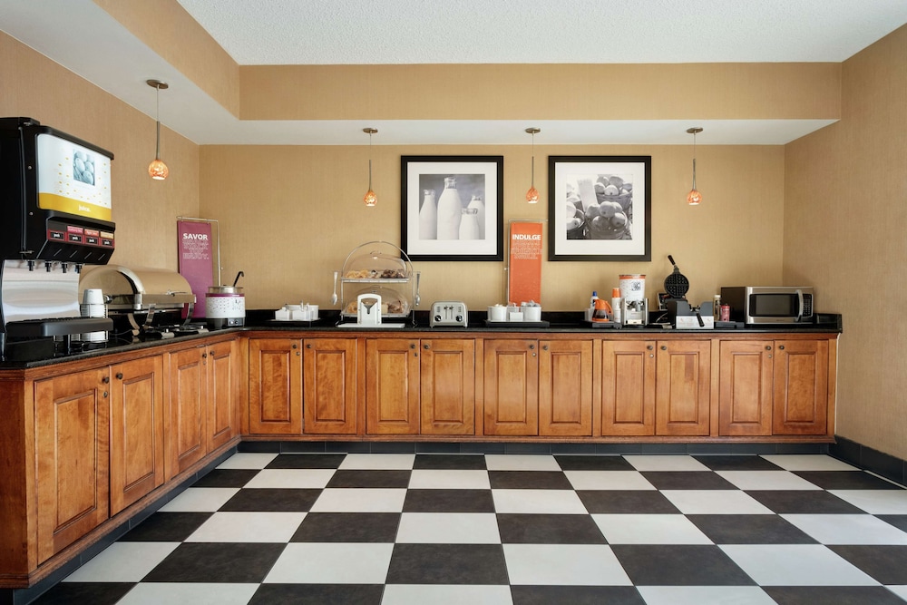 Hampton Inn Phoenix Chandler - photo 19