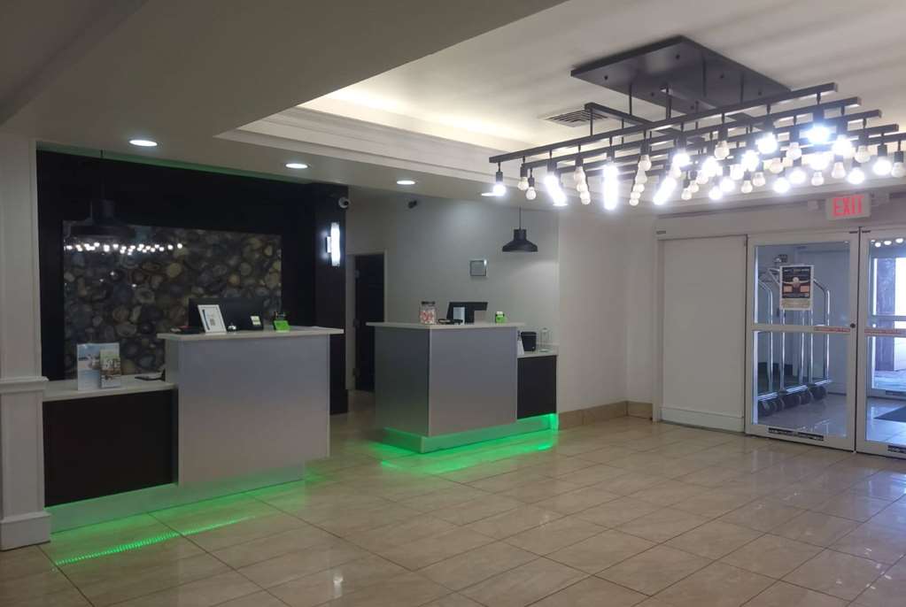 La Quinta Inn & Suites by Wyndham Dalhart - photo 12