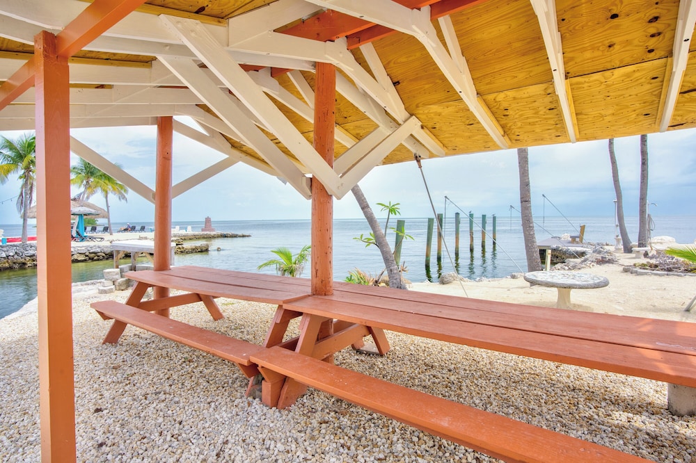Aqua Lodges at 47th Street Gulfside - photo 22