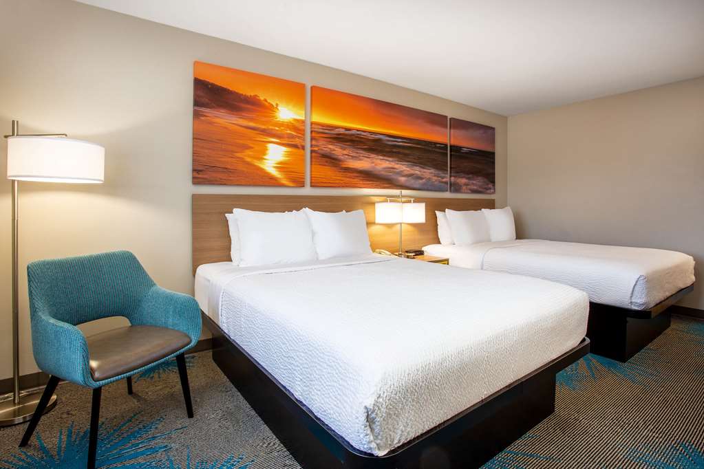 Days Inn by Wyndham Marquette - photo 17