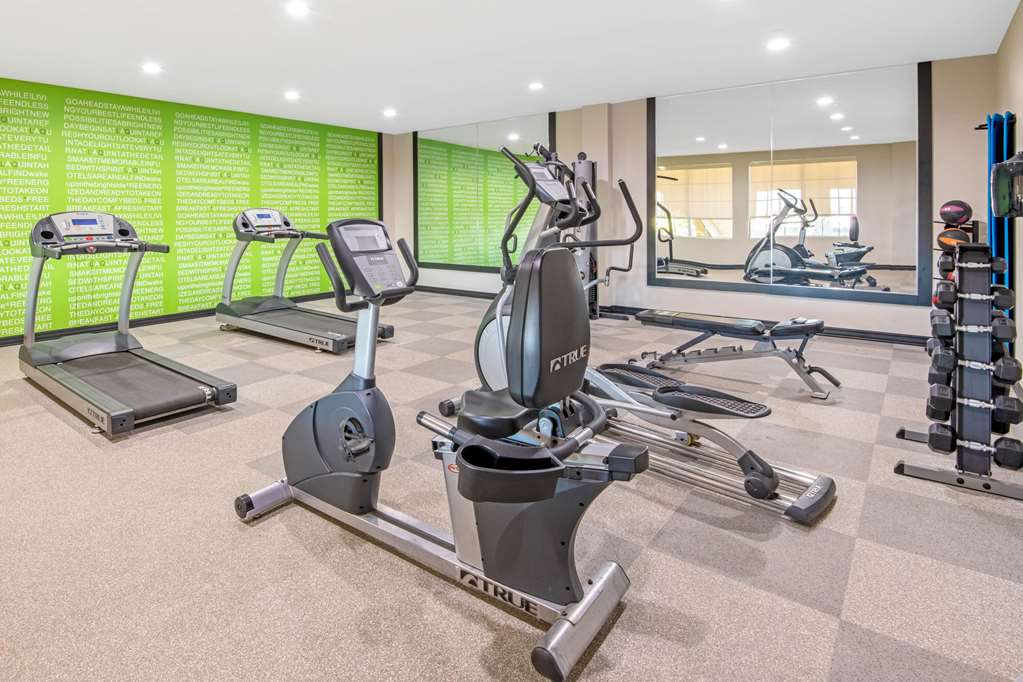 La Quinta Inn & Suites by Wyndham Weatherford OK - photo 7