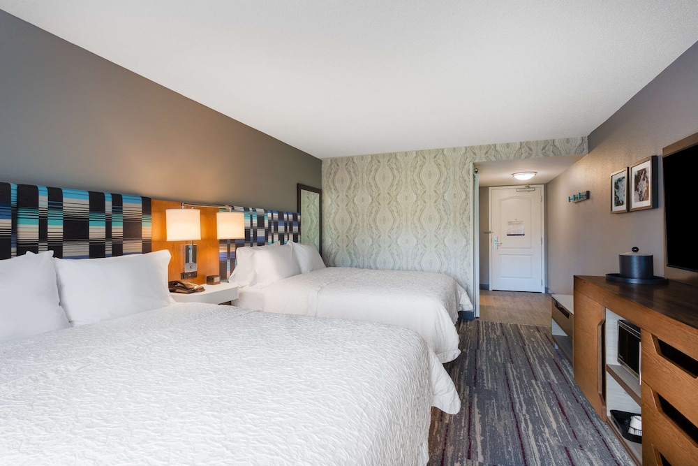 Hampton Inn & Suites Herndon Reston - photo 7